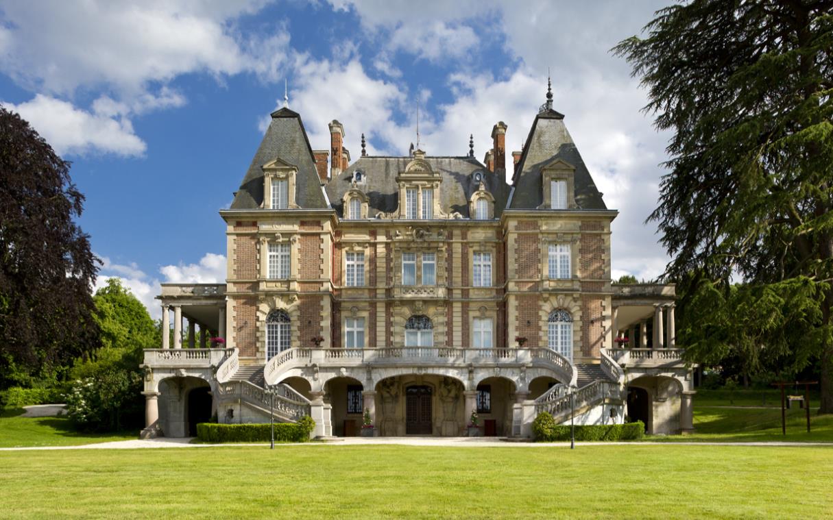 chateau-paris-france-wedding-event-luxury-bouffemont-cov.jpg