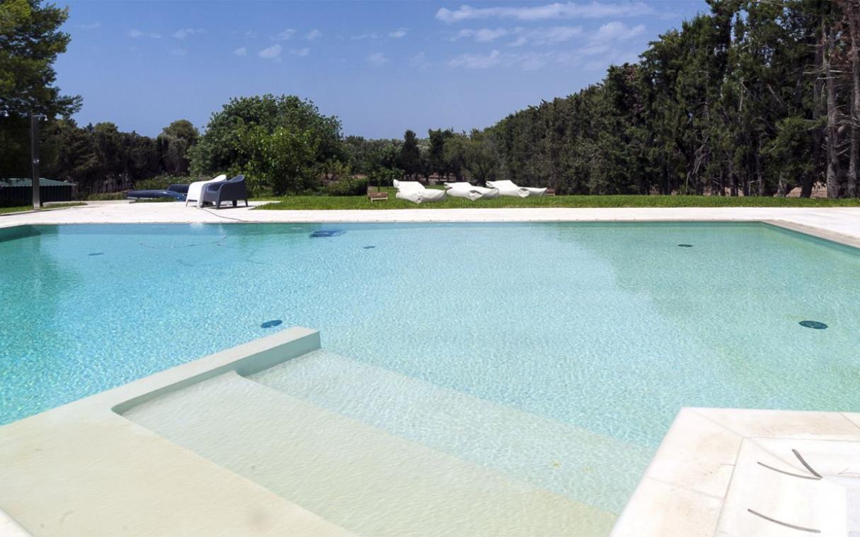 villa-apulia-italy-luxury-pool-gardens-rural-masseria-ceratonia-pool (7).jpg