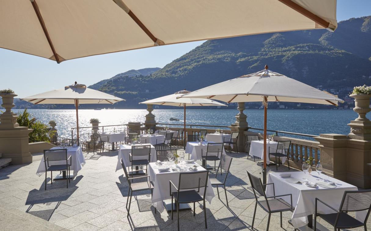villa-lake-como-italy-luxury-spa-pool-della-rocca-hotel-rest (3).jpg