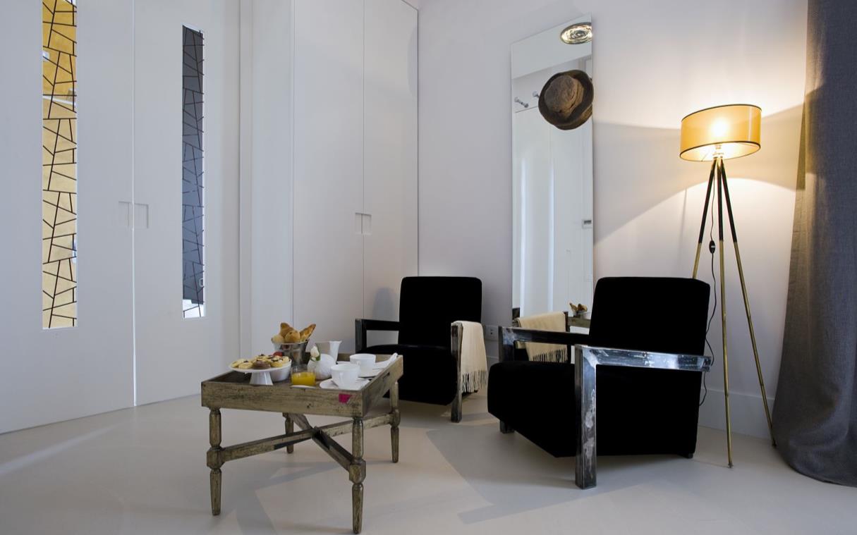 apartment-rome-italy-luxury-suite-piazza-di-spagna-liv (2).jpg