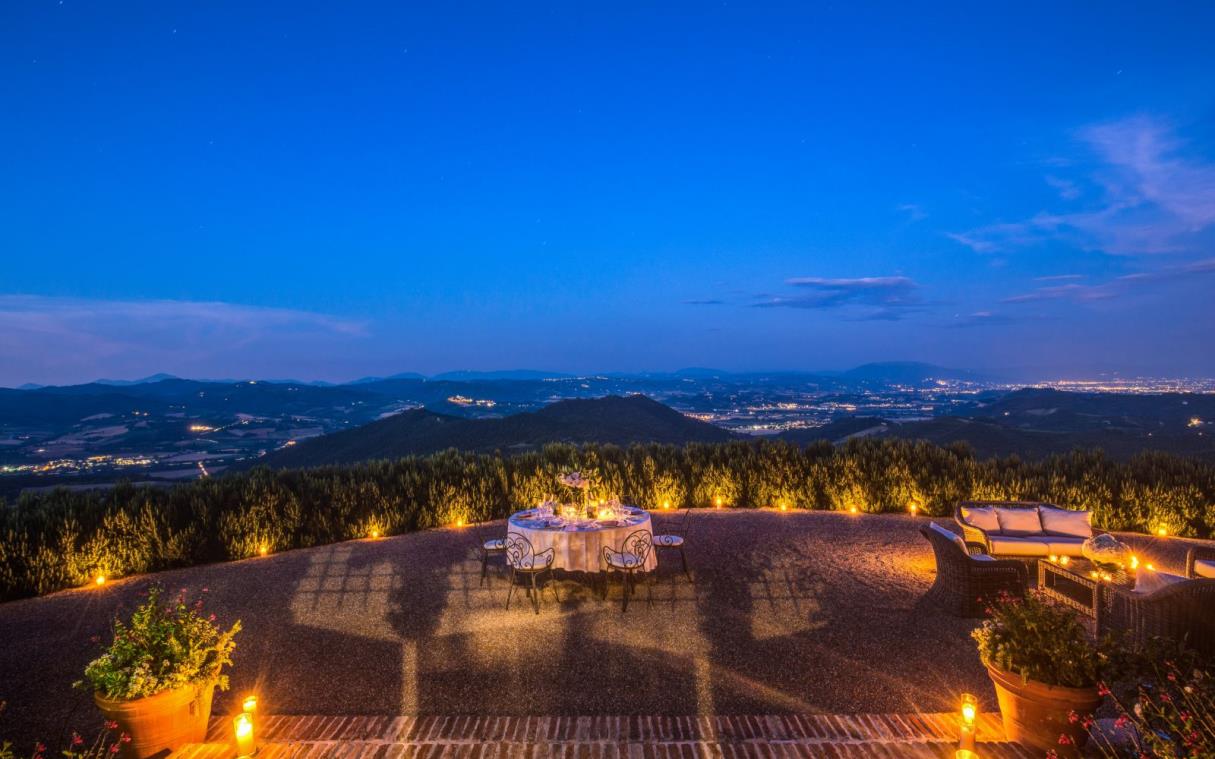 castle-perugia-umbria-italy-luxury-spa-pool-castello-procopio-view.jpg