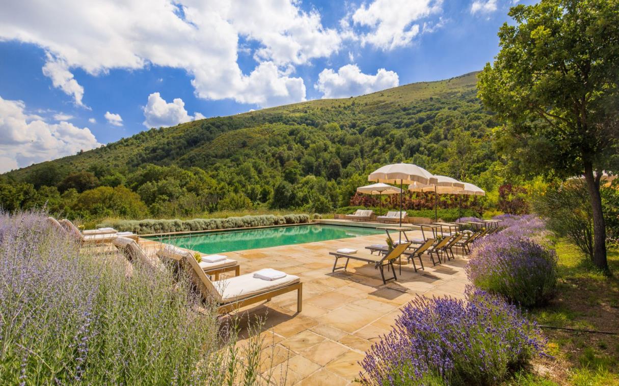 castle-perugia-umbria-italy-luxury-spa-pool-castello-procopio-pool (11).jpg