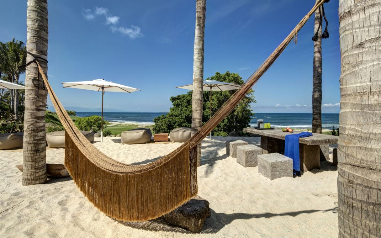 villa-punta-mita-mexico-beachfront-luxury-gym-casa-koko-out-liv-sand (4)