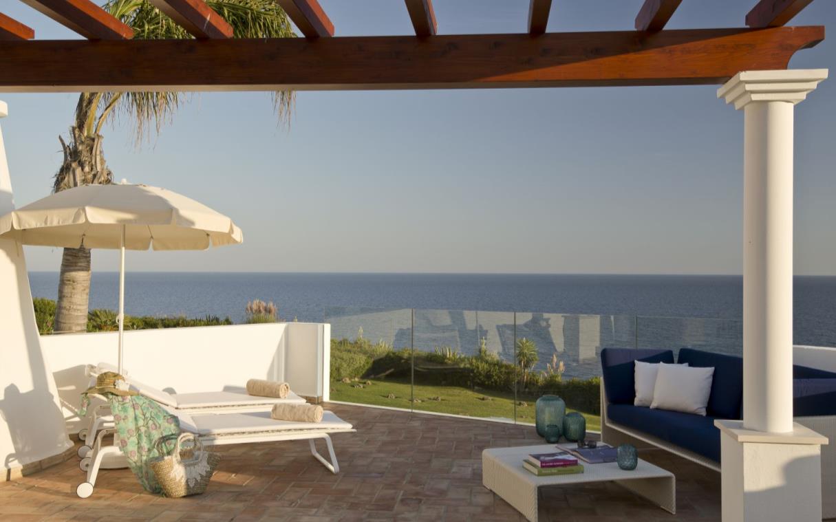 villa-algarve-portugal-luxury-pool-beach-praia-out-liv (2).jpg