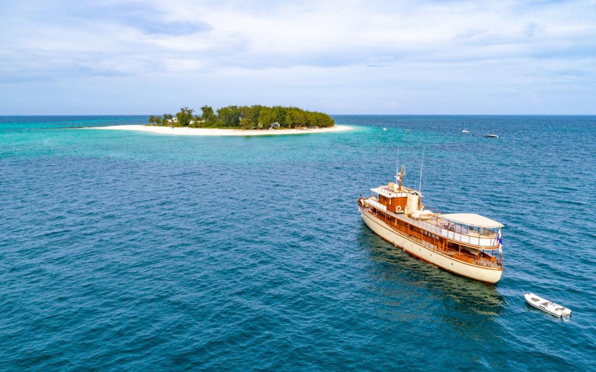 private-island-shungi-mbili-mafia-tanzania-africa-luxury-exclusive-thanda-boat (6).jpg
