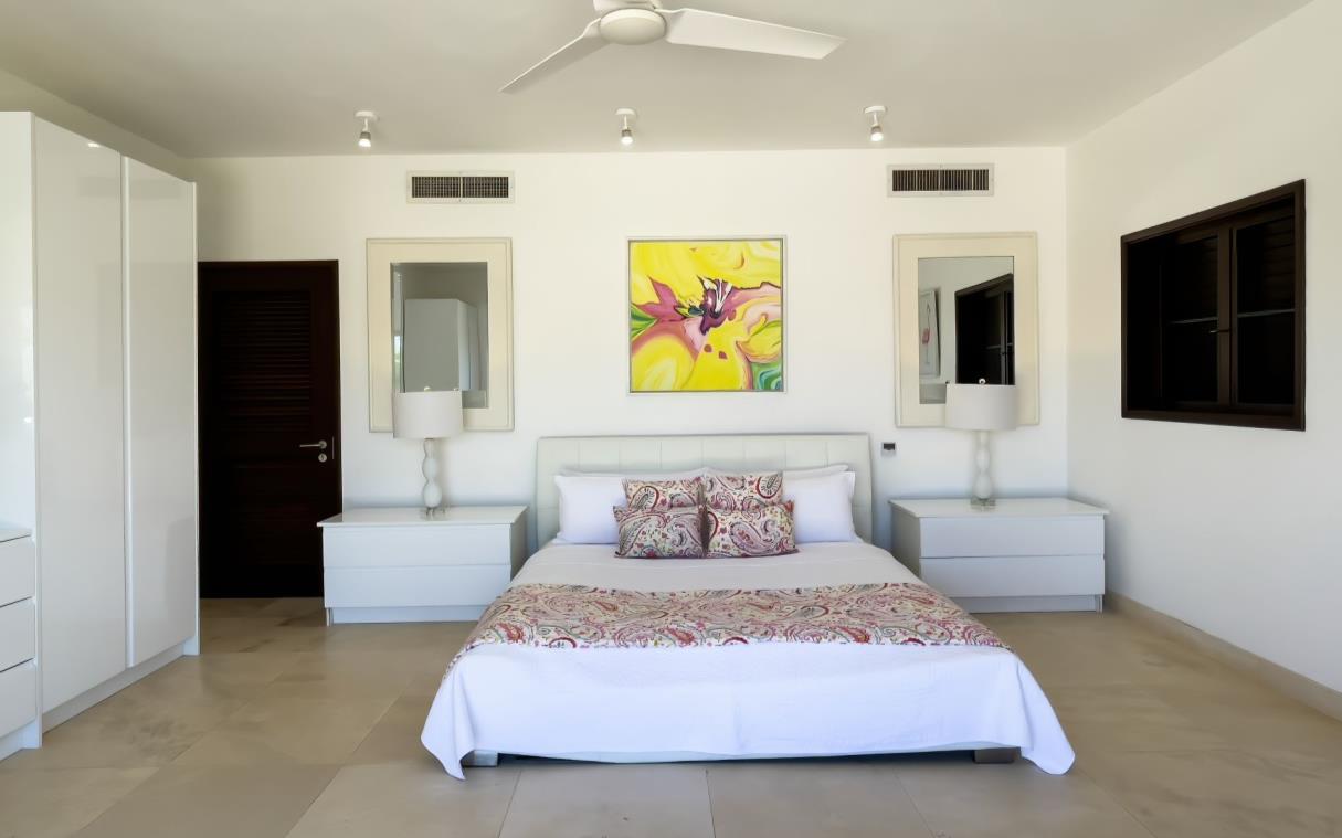 villa-anguilla-caribbean-luxury-beach-indigo-bed (44)
