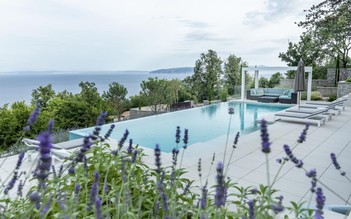 villa-mejeva-croatia-luxury-modern-pool-aura-pool.jpg