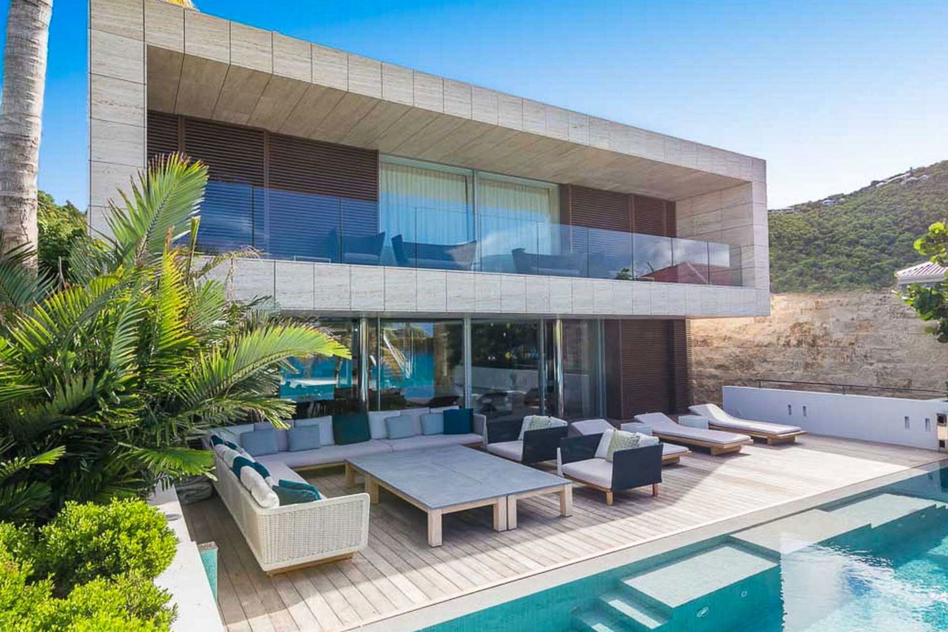 Villa Wake Up