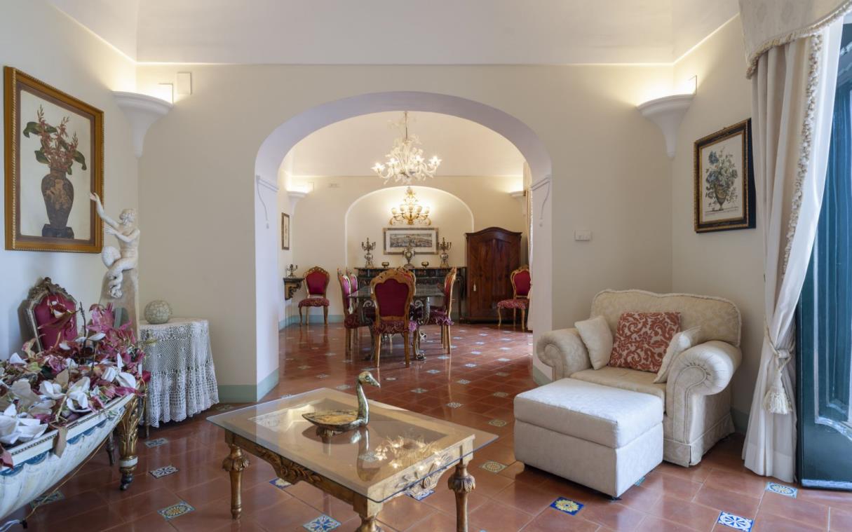 villa-positano-amalfi-coast-italy-luxury-pool-antique-affresco-liv (3).jpg