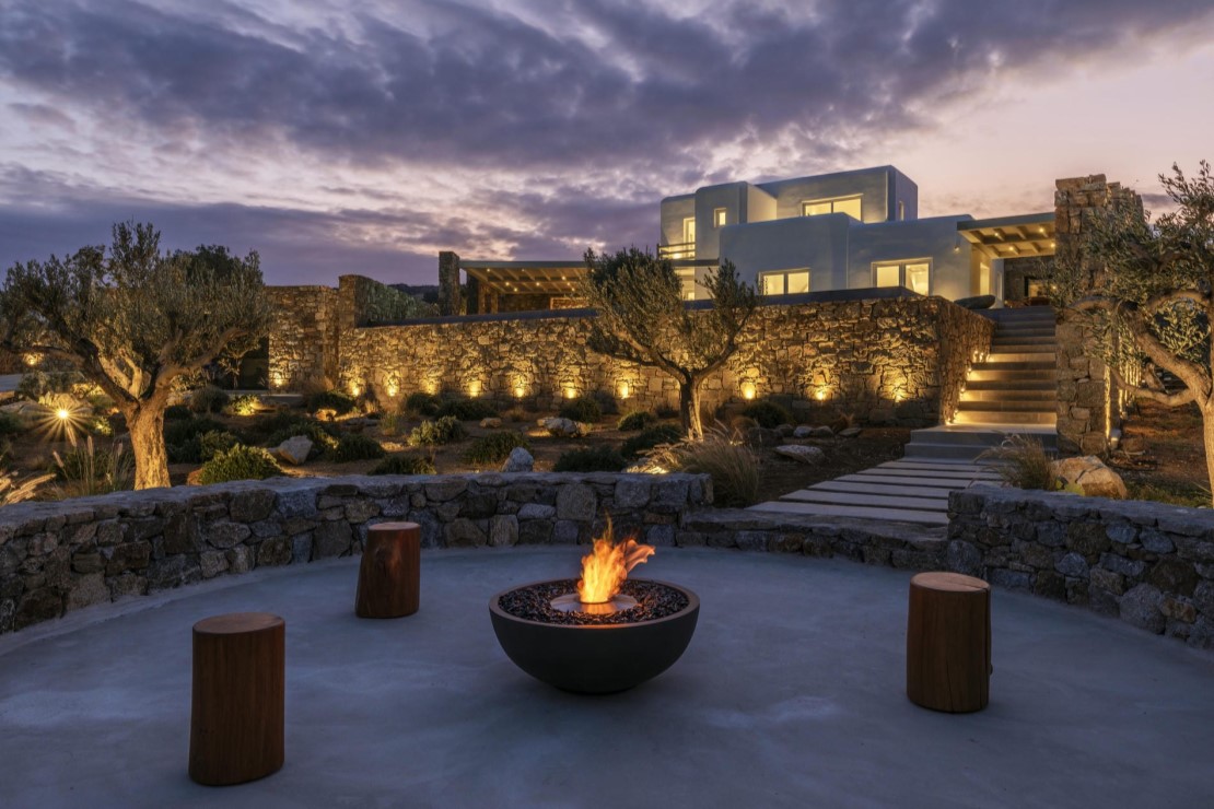 Blue Eye Grand Villa