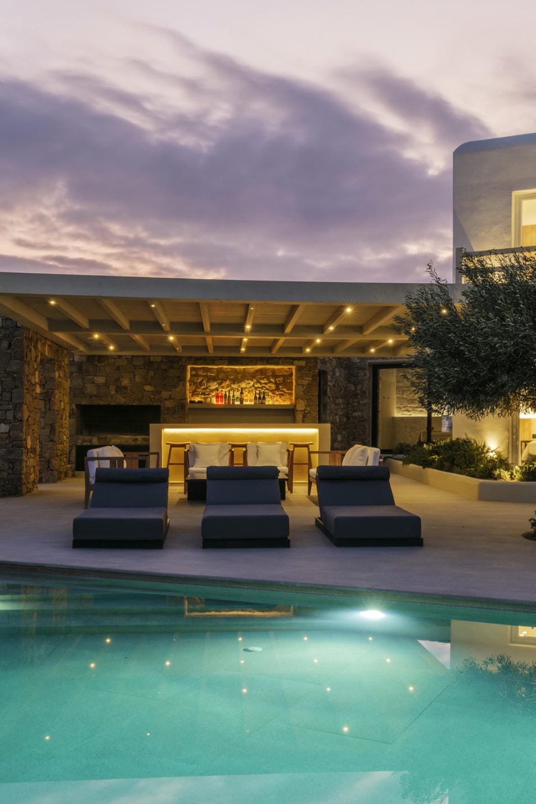 Blue Eye Grand Villa