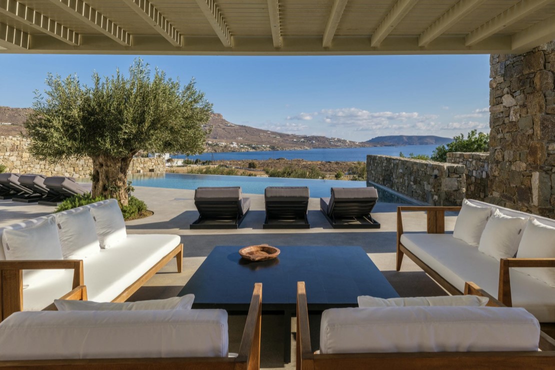 Blue Eye Grand Villa