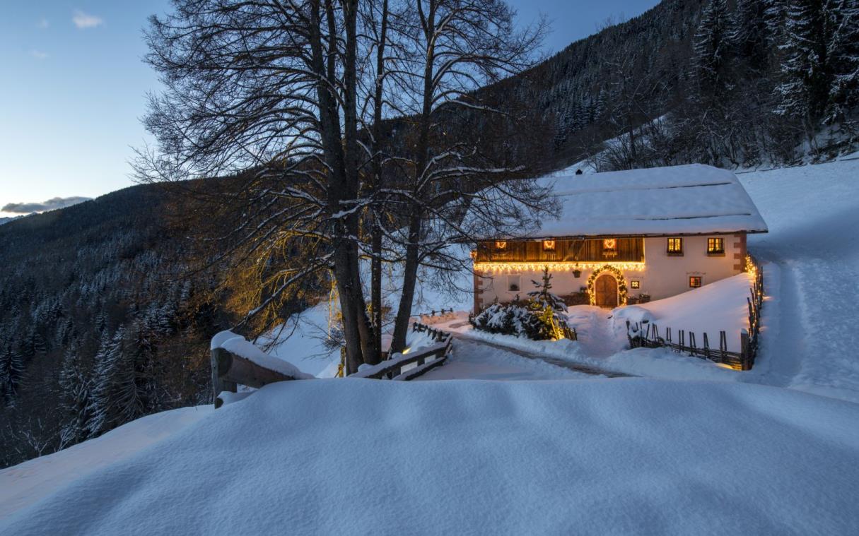 Chalet Dolomites Italian Alps Luxury Ski White Deer San Lorenzo Mountain Lodge Ext Win 1