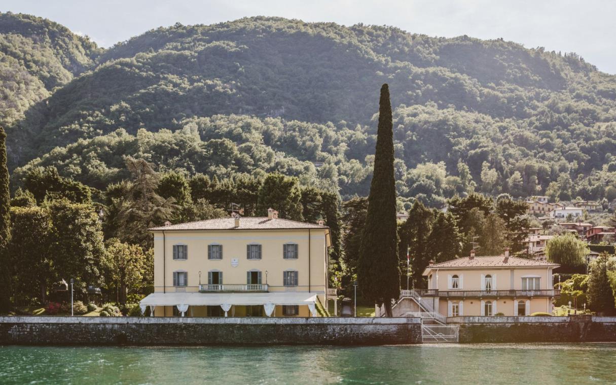 villa-como-lake-bellagio-italy-luxury-wedding-pool-aura-del-lago-aer (2).jpg
