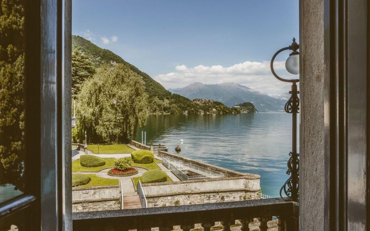 Villa Como Lake Bellagio Italy Luxury Wedding Pool Aura Del Lago View 2