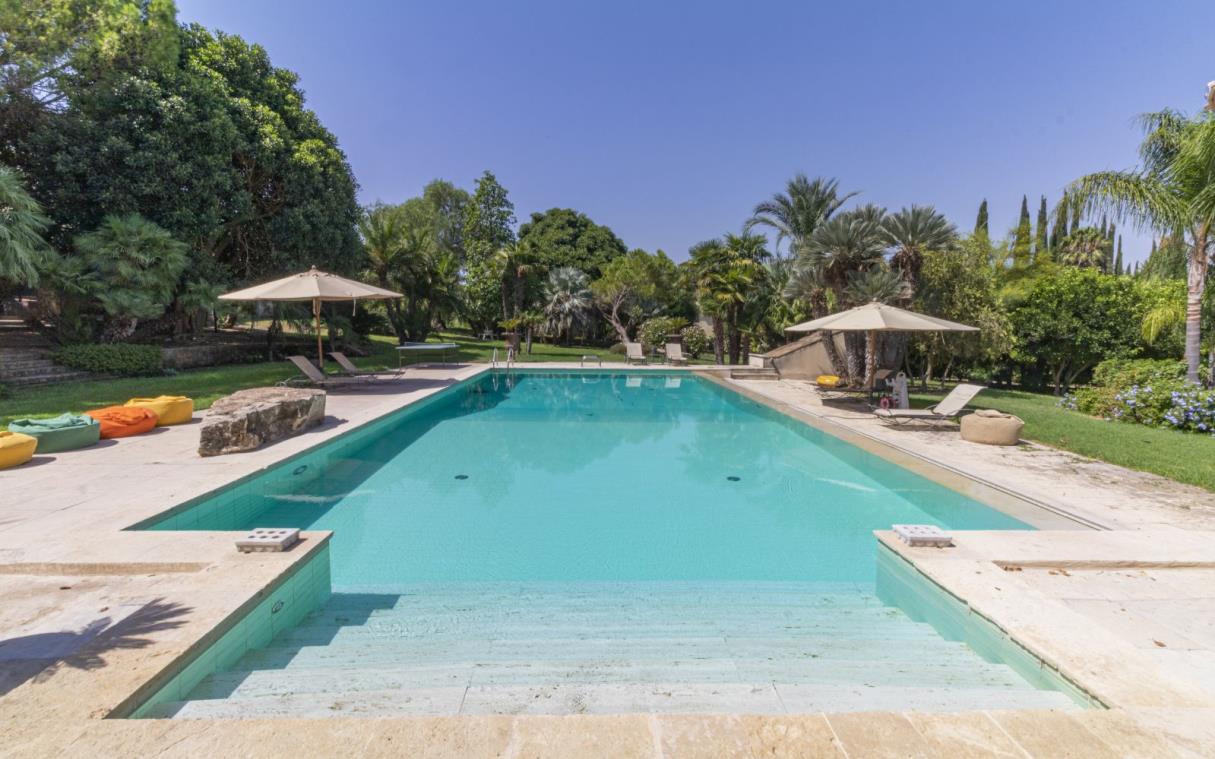 villa-sicily-italy-luxury-tennis-pool-aranjaya-swim (1).jpg