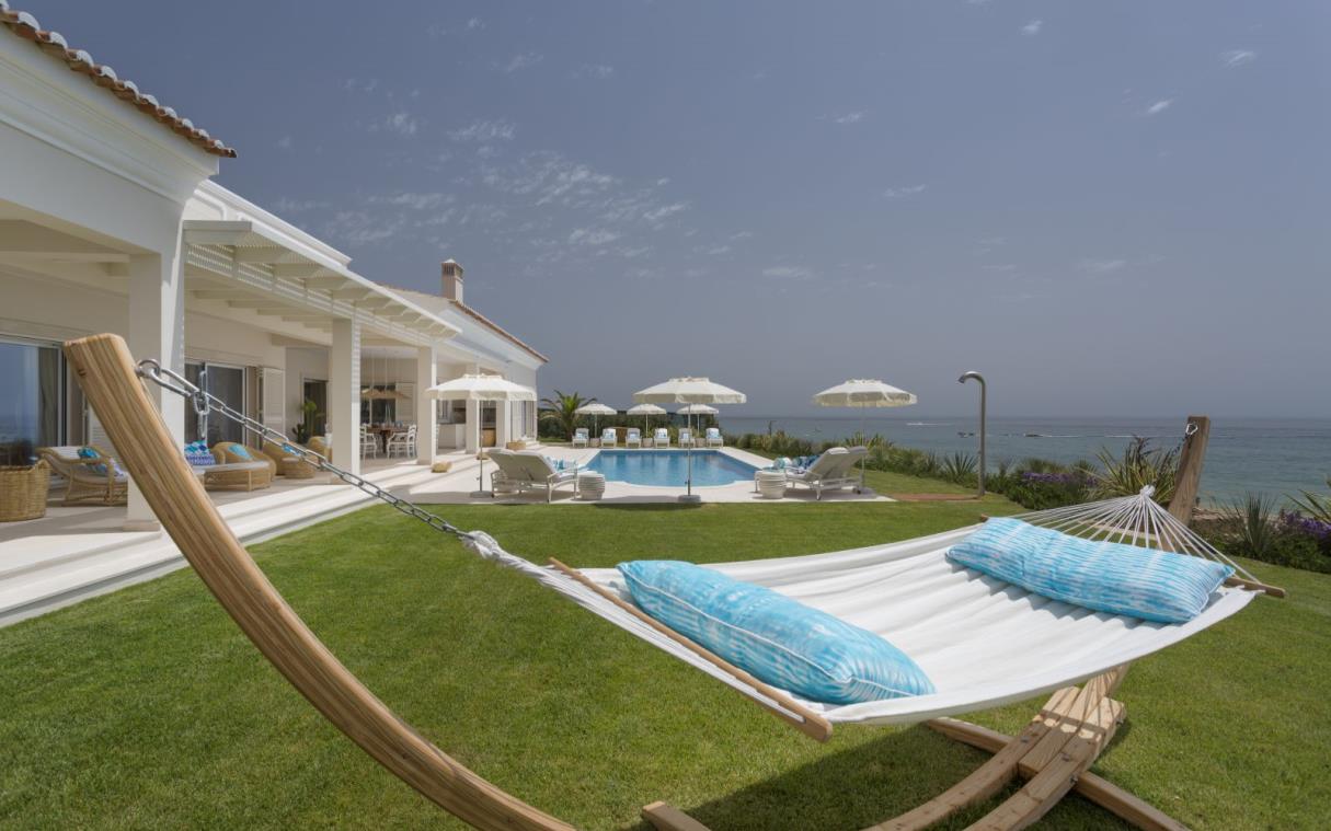 villa-algarve-portugal-luxury-pool-hibiscus-beach-house-out-liv (2).jpg