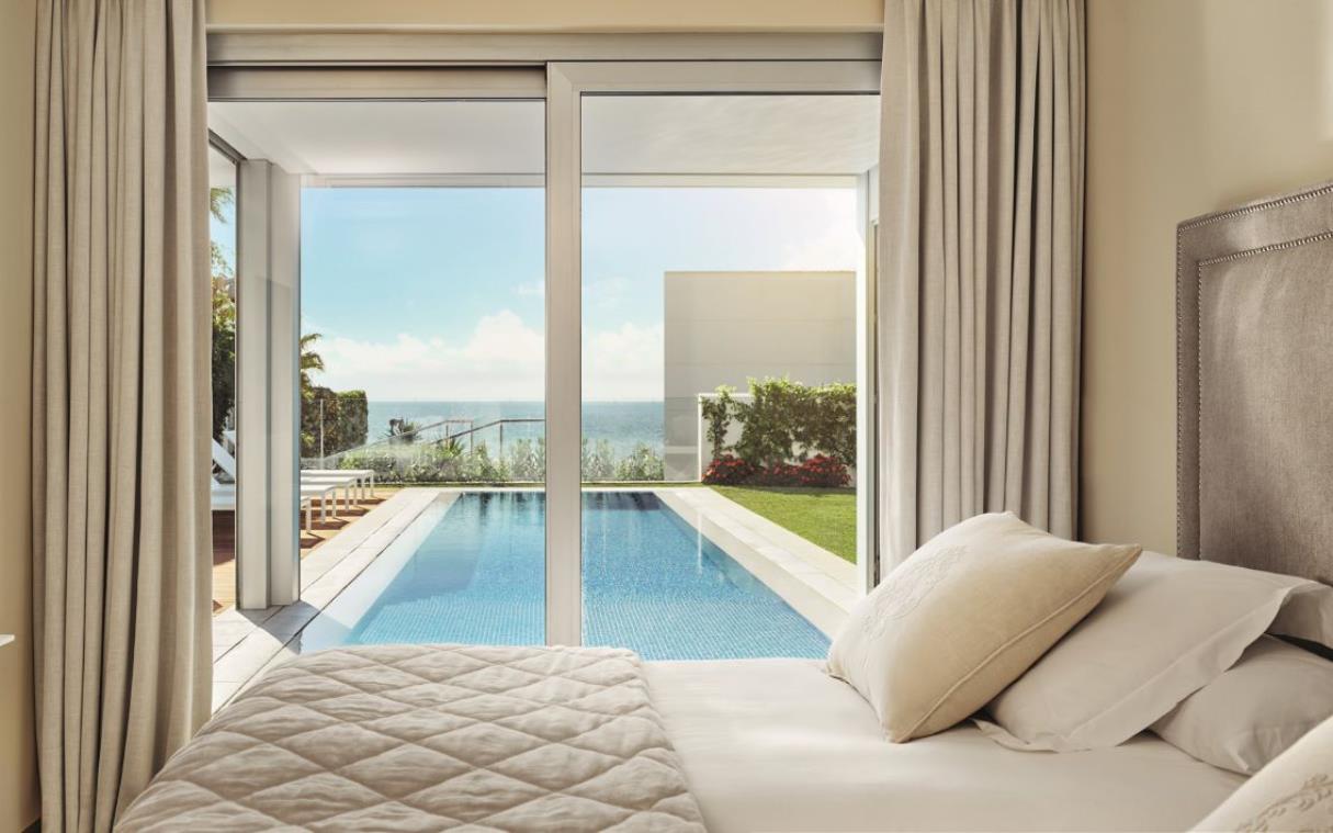 villa-marbella-spain-luxury-pool-spa-resort-puente-romano-armonia-bed-2.jpg