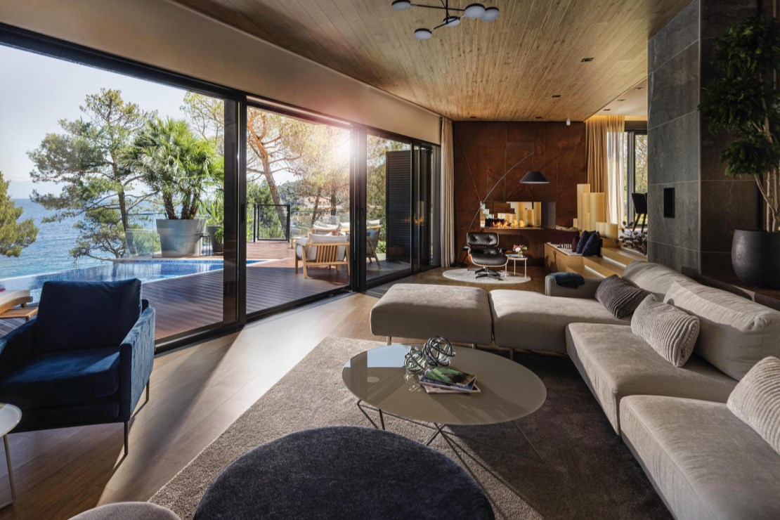 Contessa Luxury Retreat