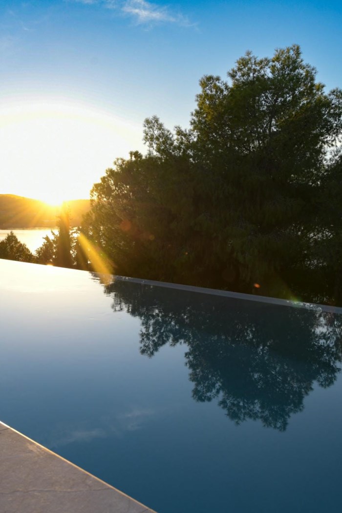 Villa Kilada on the Rocks