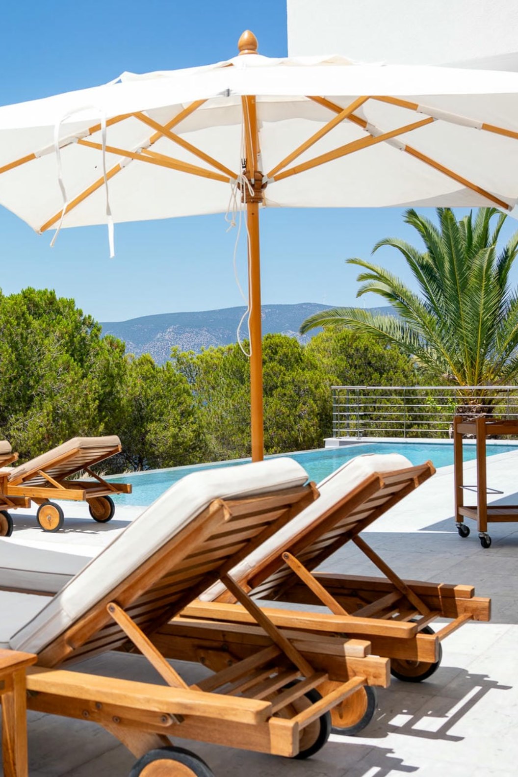 Villa Kilada on the Rocks