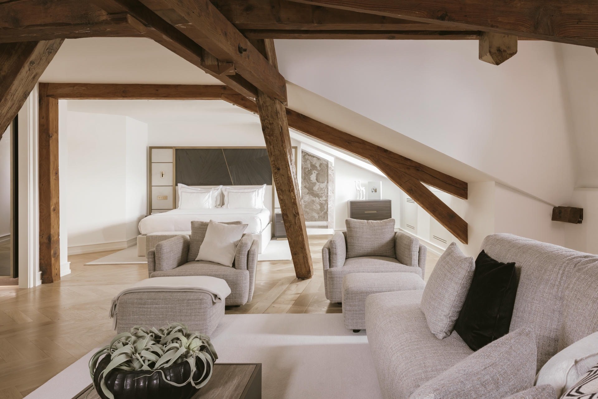 Ultima Quai Wilson 6-Bedroom Residence