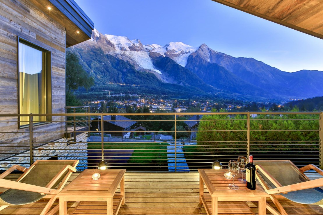 Chalet on the Rocks