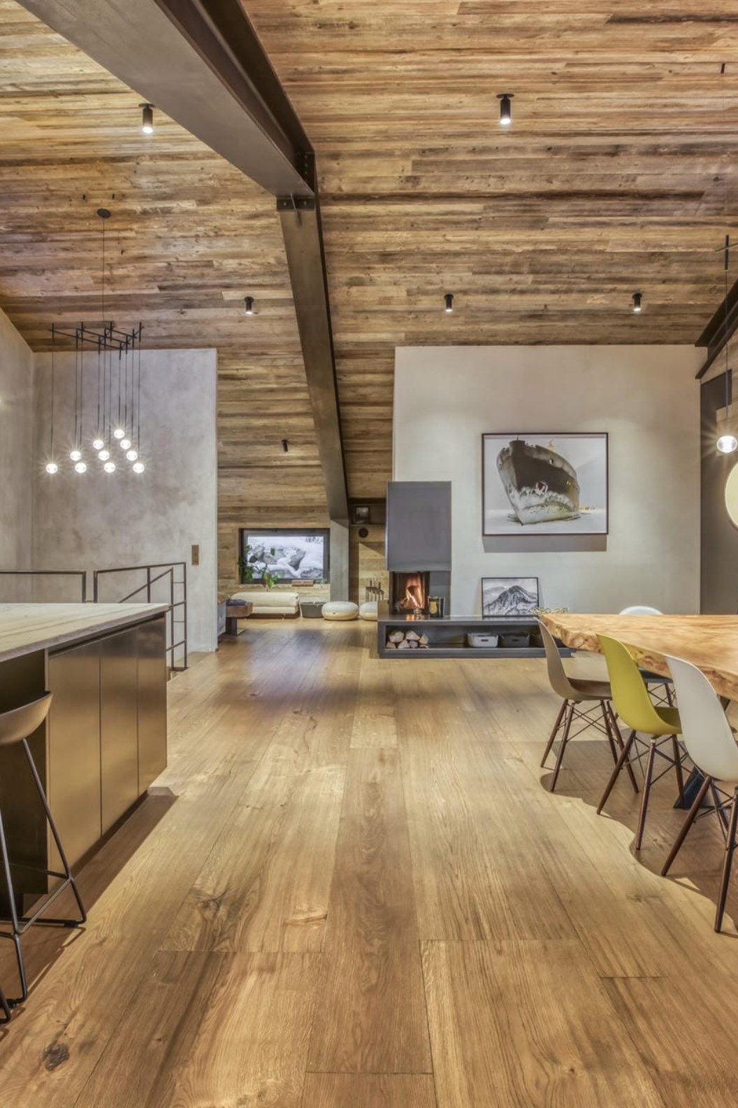Chalet on the Rocks
