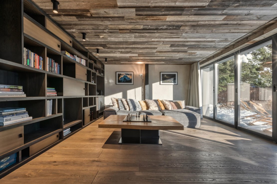 Chalet on the Rocks
