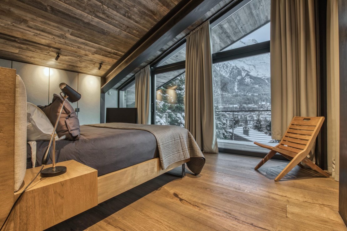 Chalet on the Rocks