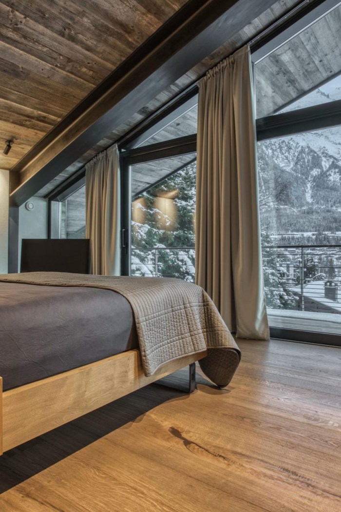 Chalet on the Rocks