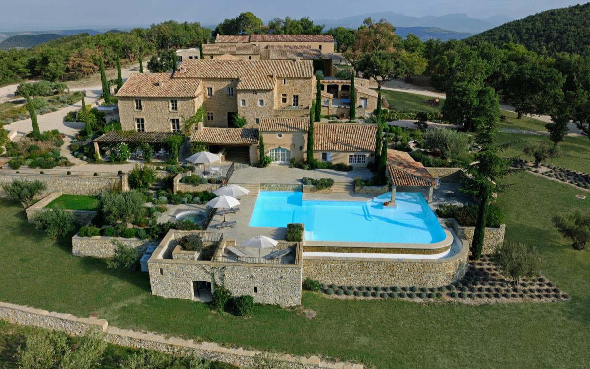 villa-provence-france-luxury-vineyard-pool-la-verriere-aer-2.jpg