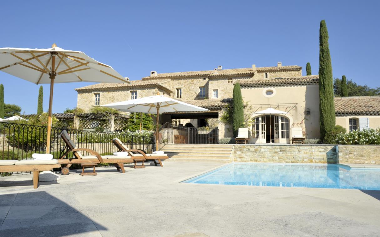 villa-provence-france-luxury-vineyard-pool-la-verriere-wine-poo-2.jpg