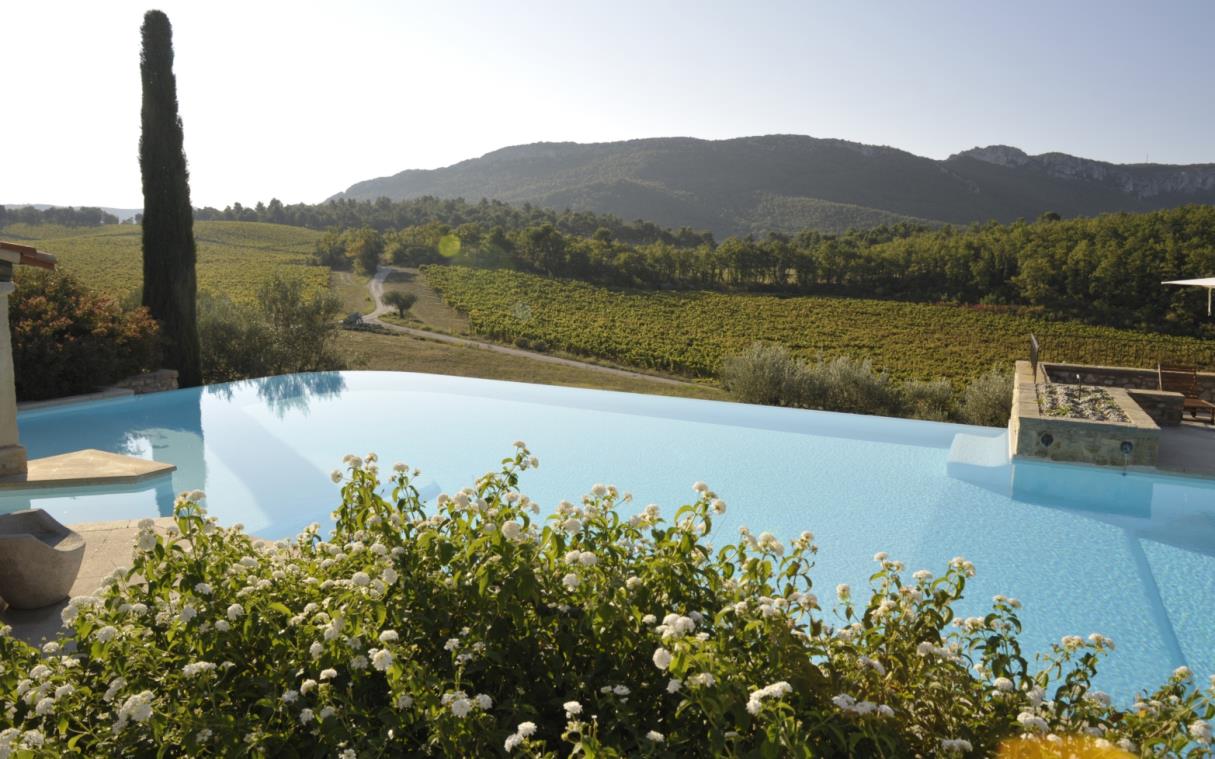 villa-provence-france-luxury-vineyard-pool-la-verriere-wine-poo-3.jpg