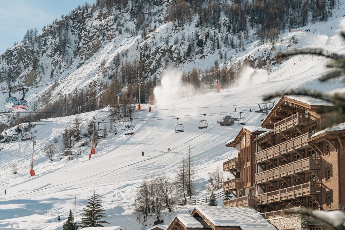 Chalet Face