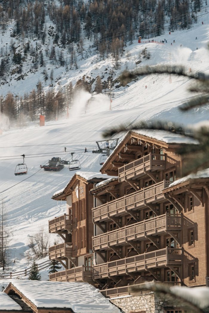Chalet Face