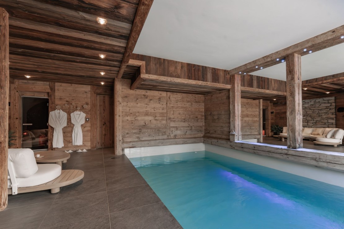 Chalet Face
