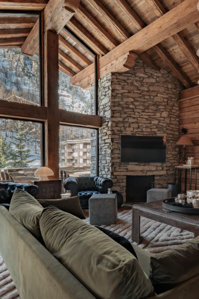 Chalet Face