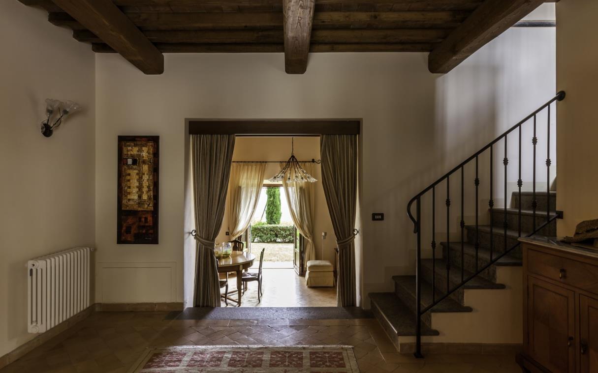 villa-umbria-tuscany-italy-luxury-countryside-torre-bisenzio-hall