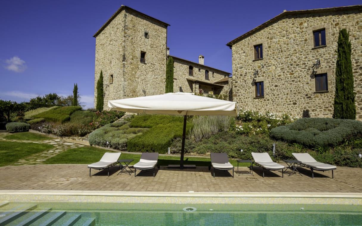 villa-umbria-tuscany-italy-luxury-pool-countryside-torre-bisenzio-ext (6).jpg
