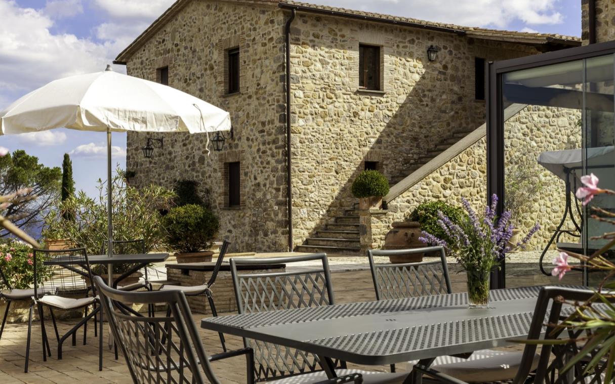 villa-umbria-tuscany-italy-luxury-pool-countryside-torre-bisenzio-ter (7).jpg