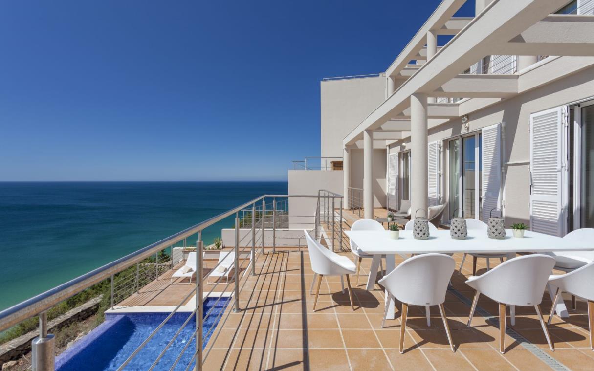 villa-salema-algarve-portugal-luxury-views-pool-mar-vista-out-liv (3).jpg
