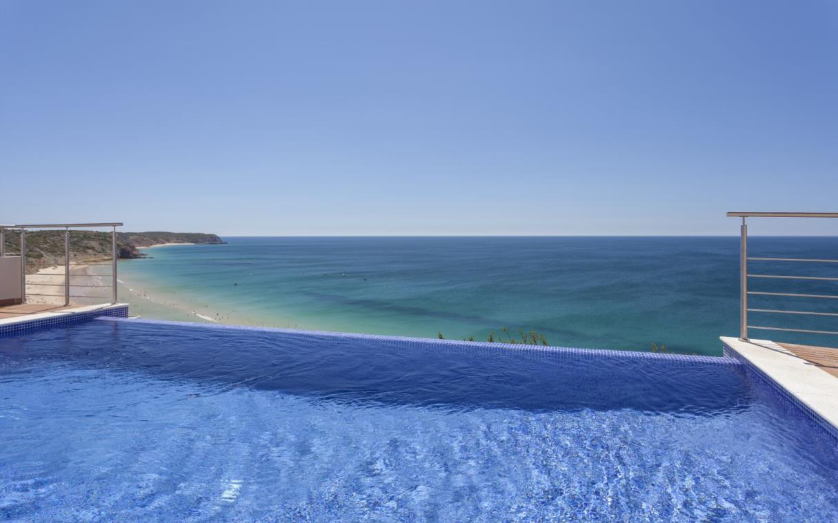villa-salema-algarve-portugal-luxury-views-pool-mar-vista-swim (2).jpg