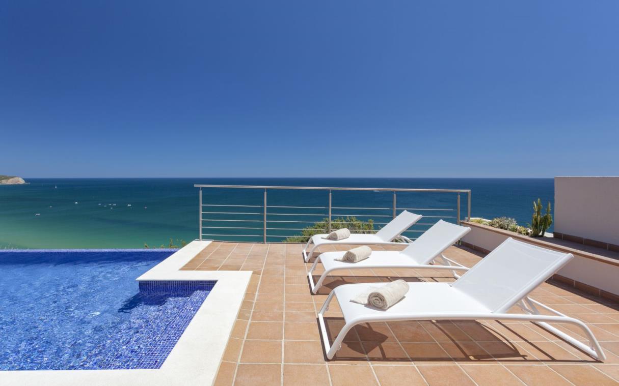 villa-salema-algarve-portugal-luxury-views-pool-mar-vista-swim (3).jpg