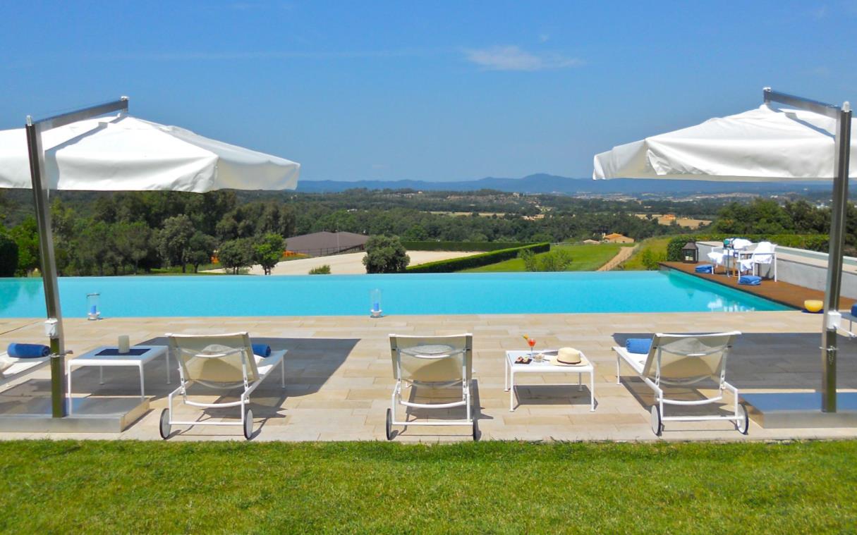 villa-costa-brava-spain-luxury-pool-mas-mateu-swim
