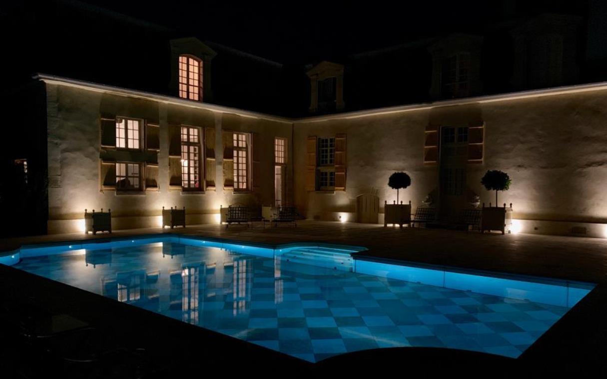 chateau-condecourt-paris-france-luxury-pool-chateau-villette-swim (4)