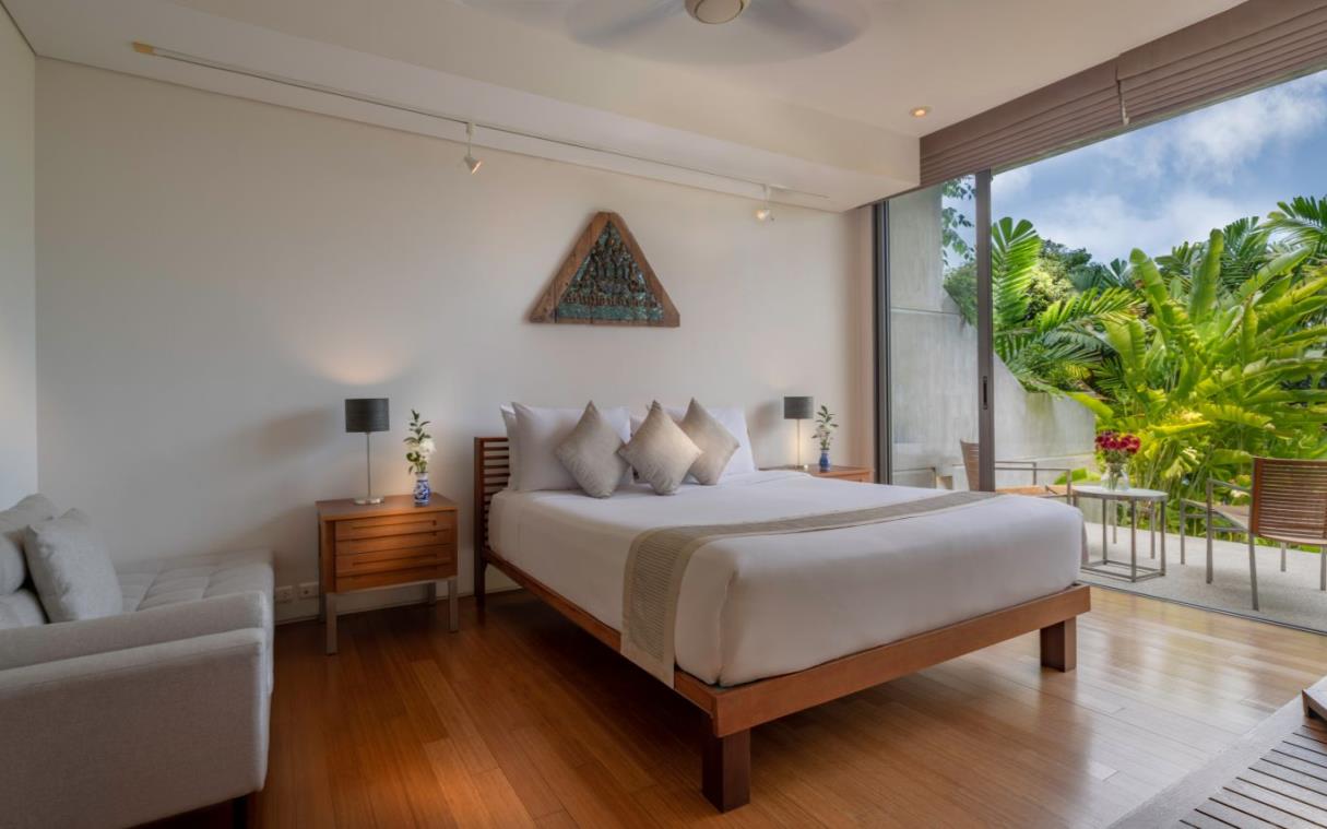 villa-phuket-thailand-luxury-pool-benyasiri-bed (14)