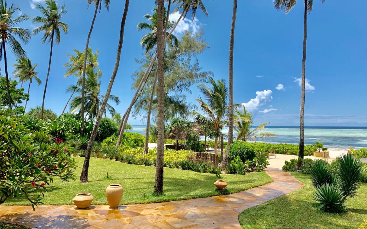 villa-zanzibar-africa-luxury-ocean-pool-turquoise-bea (2).jpg