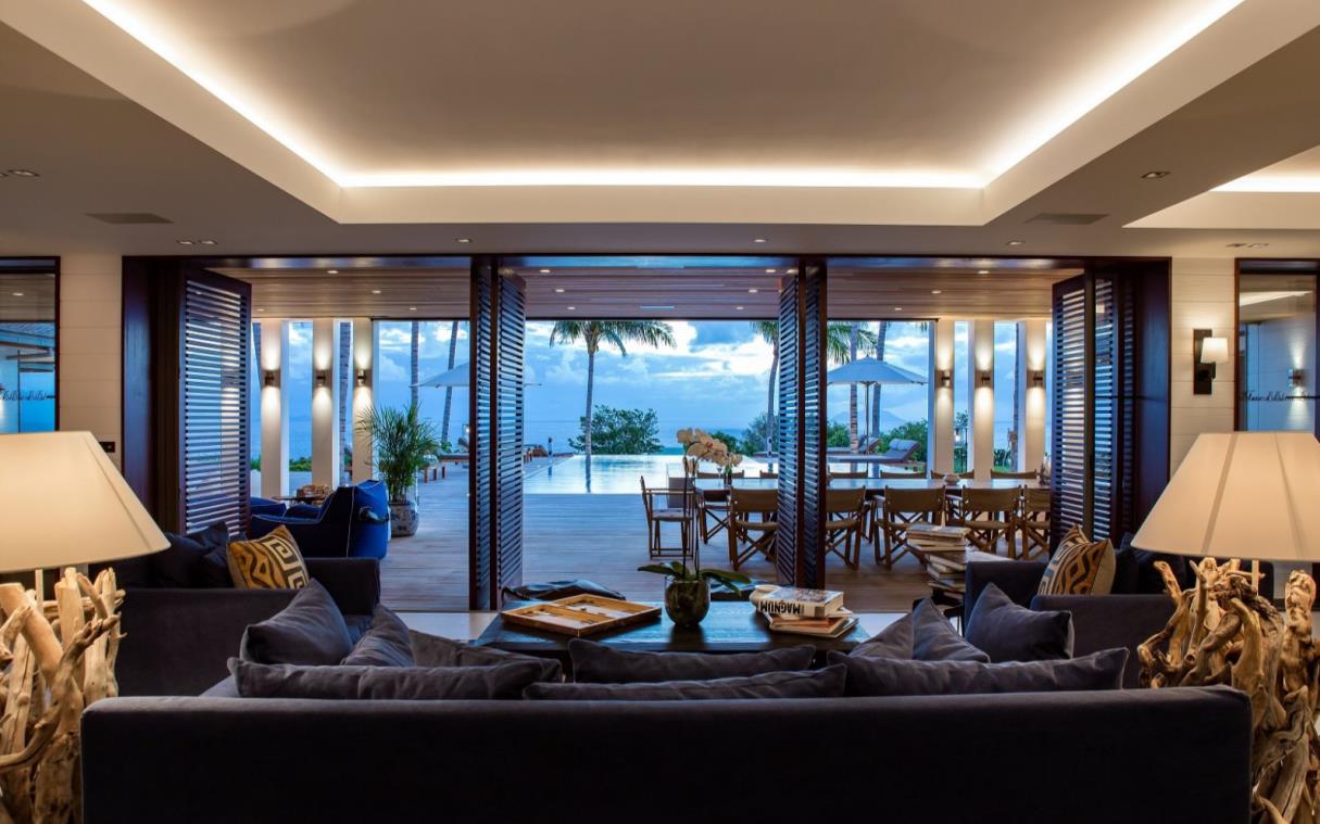 villa-st-barths-caribbean-beach-luxury-pool-tennis-maison-blanc-bleu-liv-3.jpg