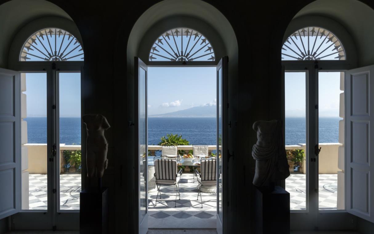 villa-amalfi-coast-sorrento-italy-super-luxury-beach-astor-ter-1.jpg